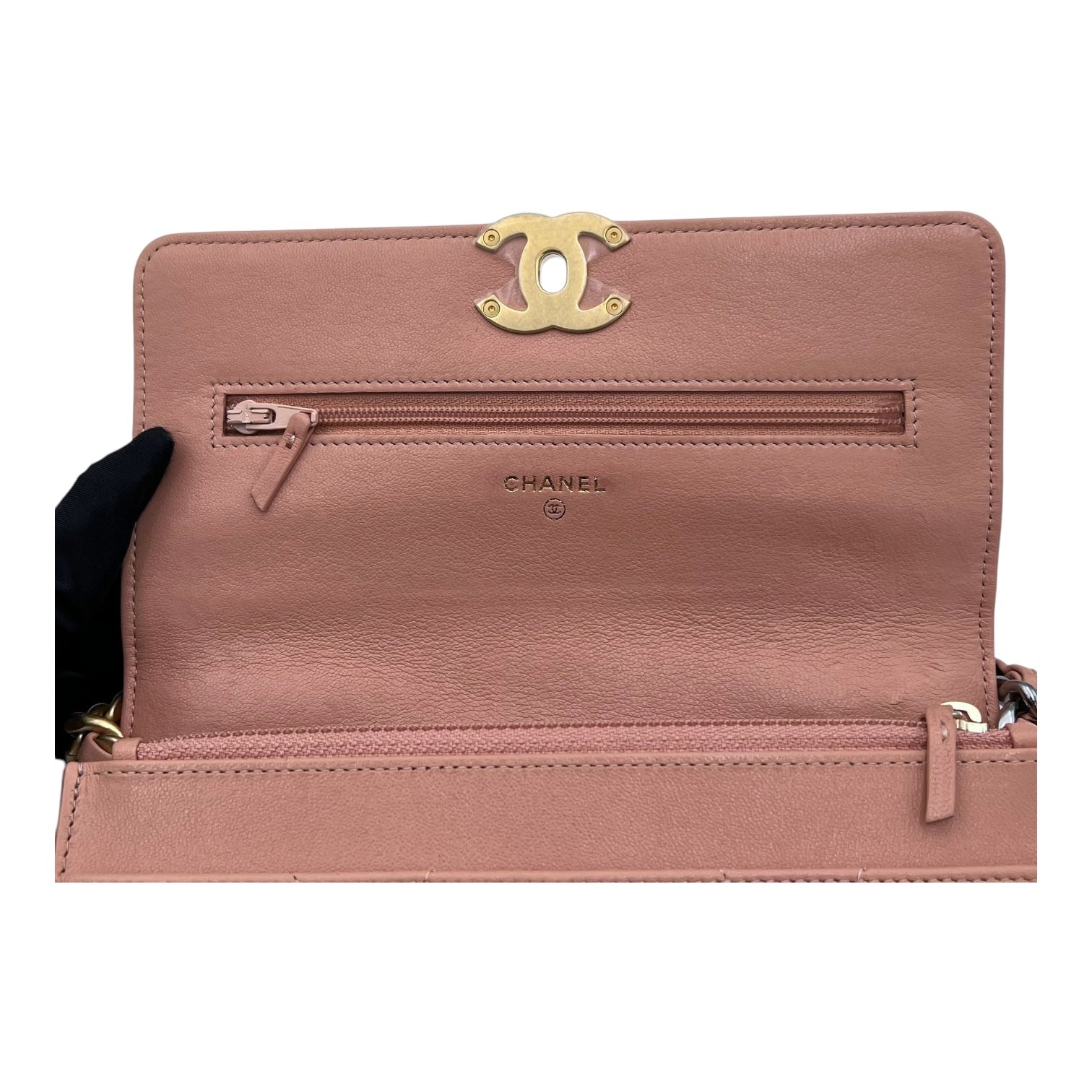 C19 Wallet On Chain Beige in Lambskin, Mixed hardware - Image 8