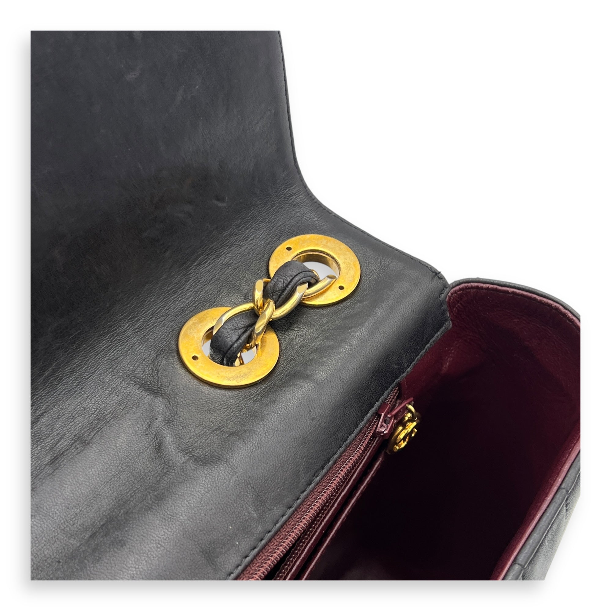 CC Jumbo Vintage Flap Black Shoulder Bag in Lambskin, Gold hardware - Image 12