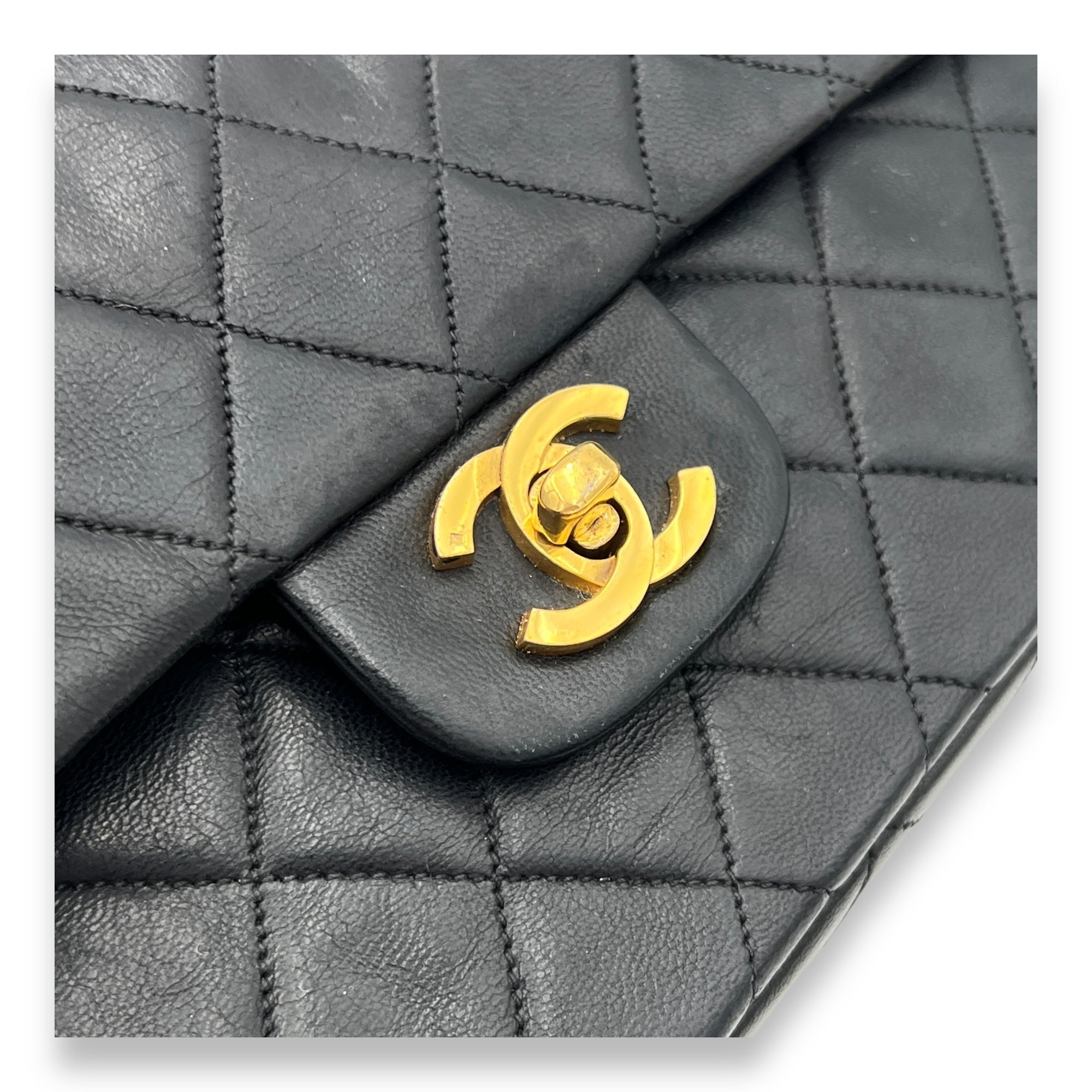 Classic Shoulder Bag Medium Black in Lambskin, Gold hardware - Image 9