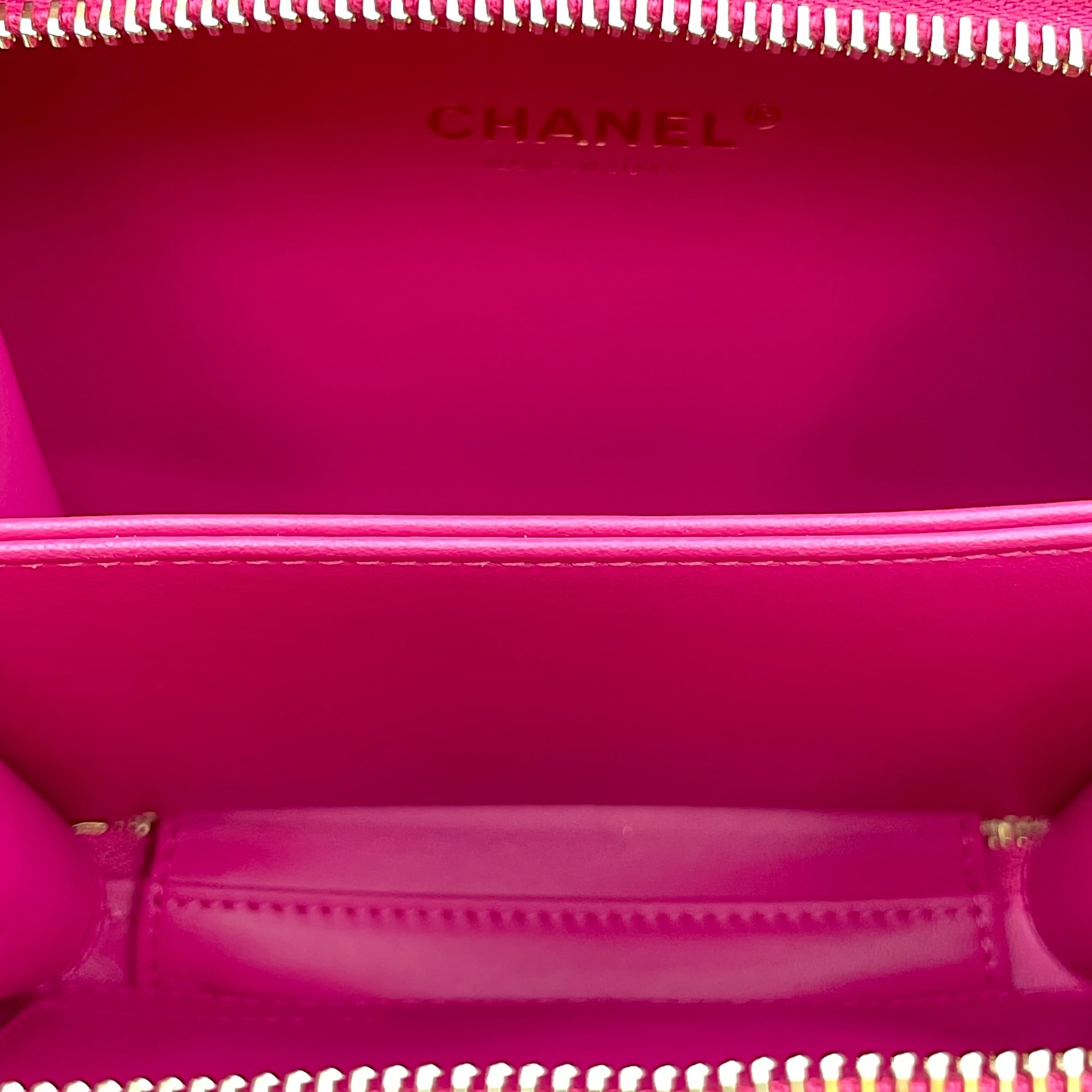 Filigree Vanity (16cm) Small Multicolour Crossbody Bag in Jersery/Calfskin, Gold hardware - Image 7