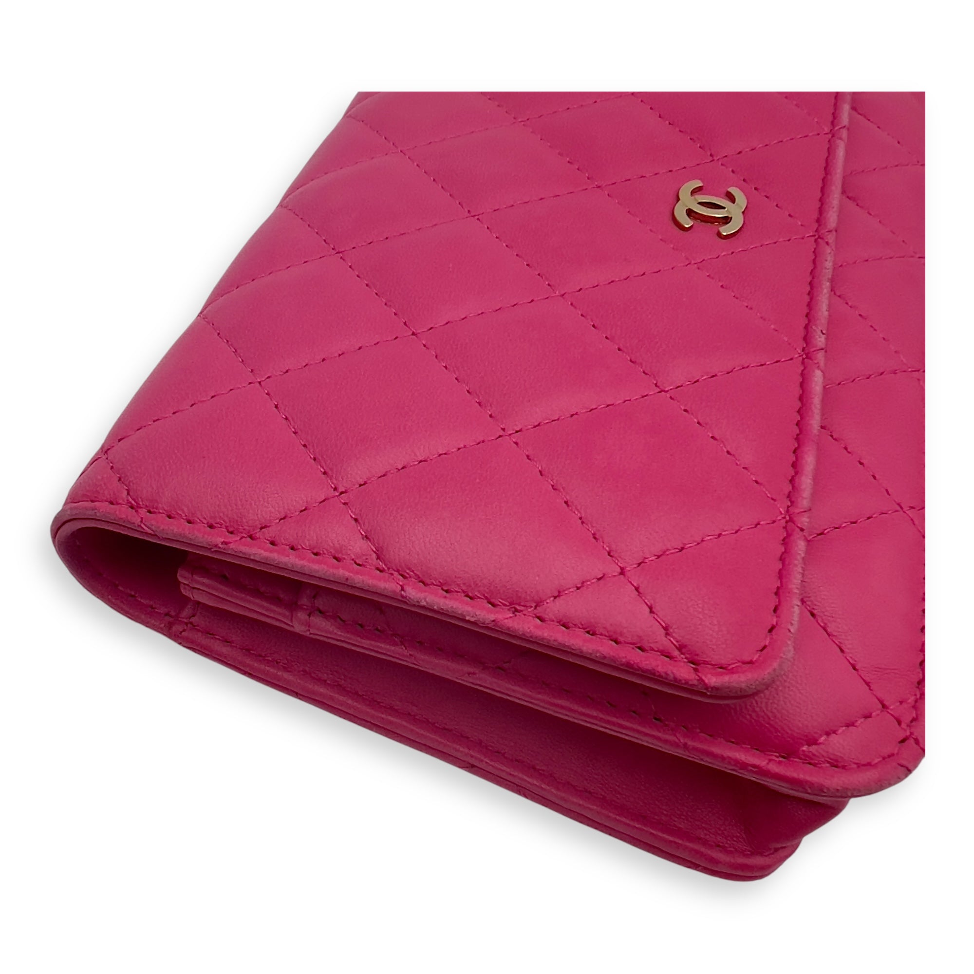 CC Wallet On Chain Pink in Lambskin, Gold hardware - Image 20
