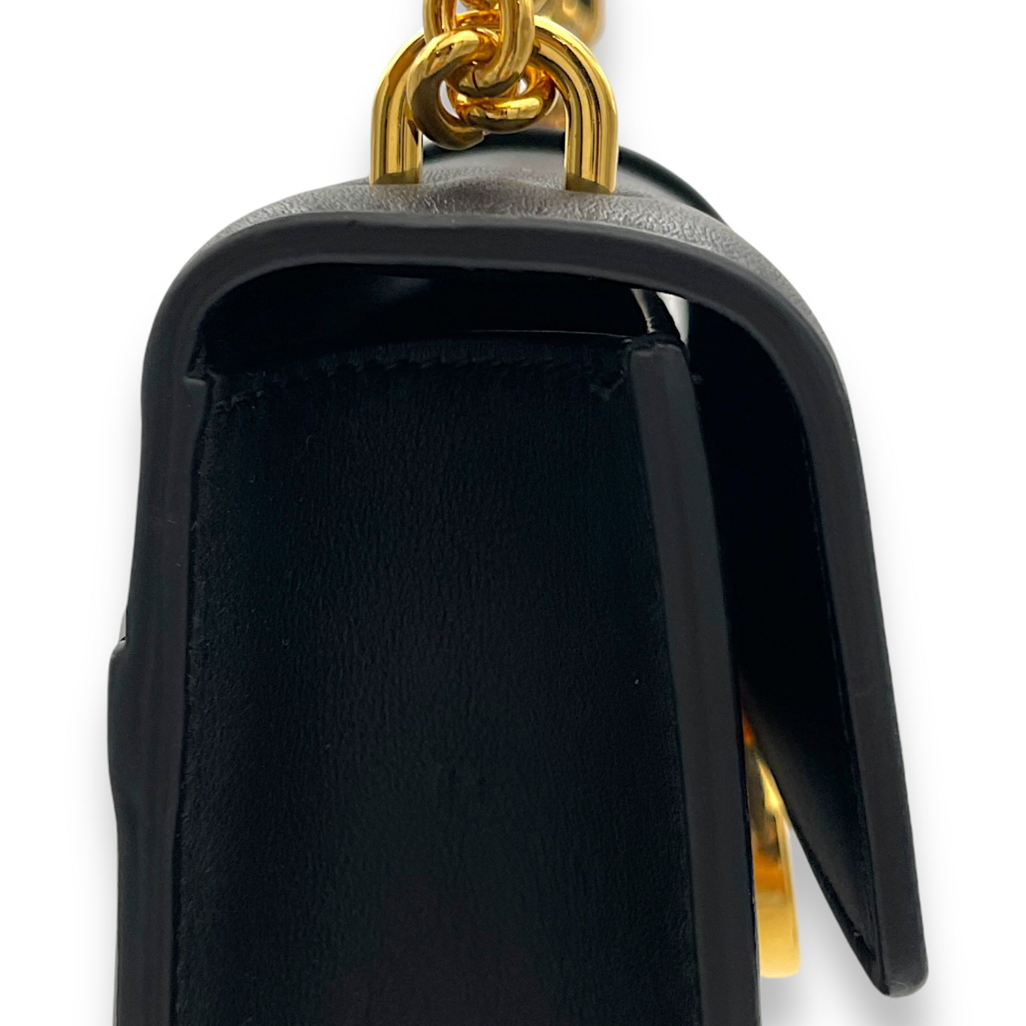 30 Montaigne Shoulder Bag East West Black in Calfskin, Gold hardware - Image 9