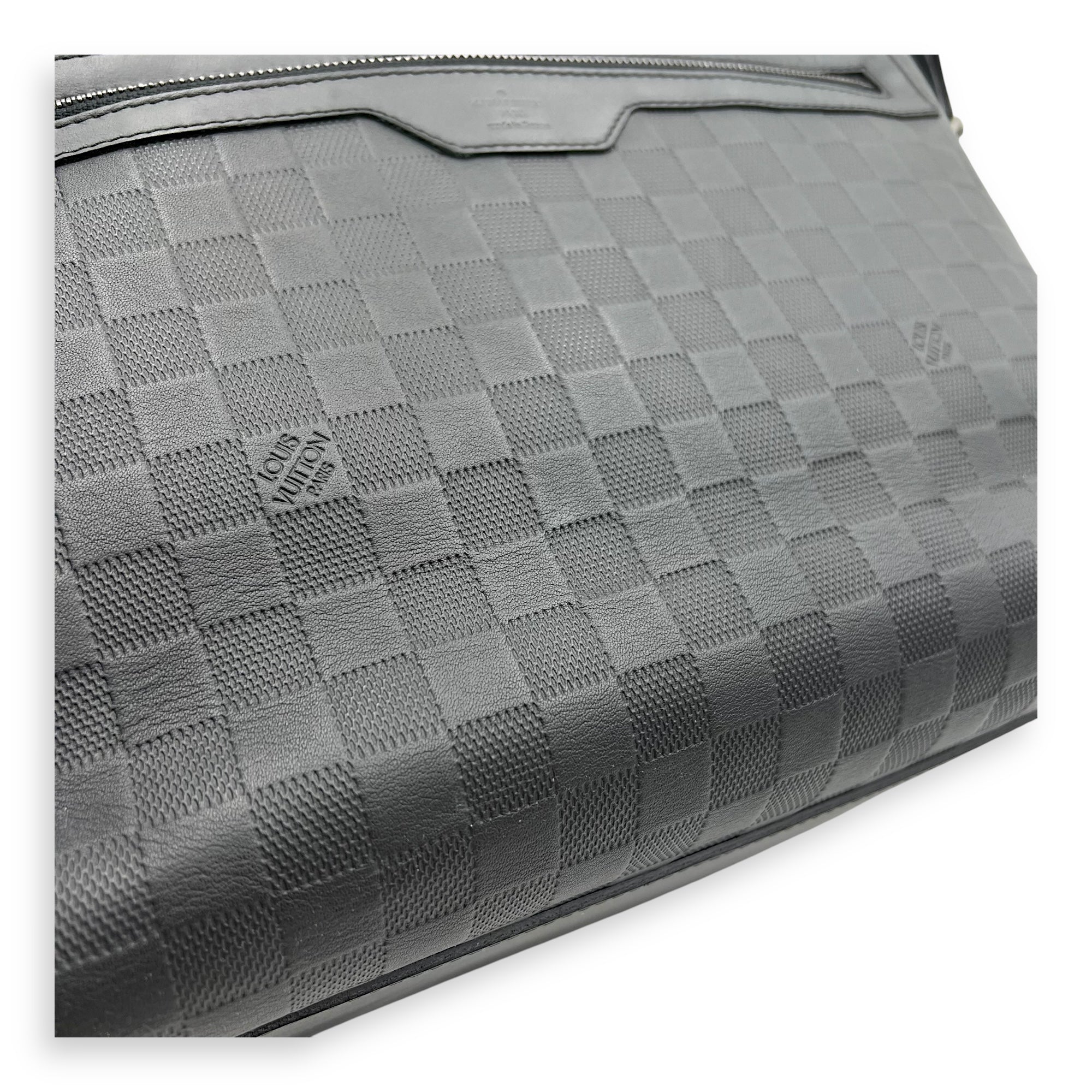 Calypso Messenger Black in Damier Infini, Gunmetal hardware - Image 12