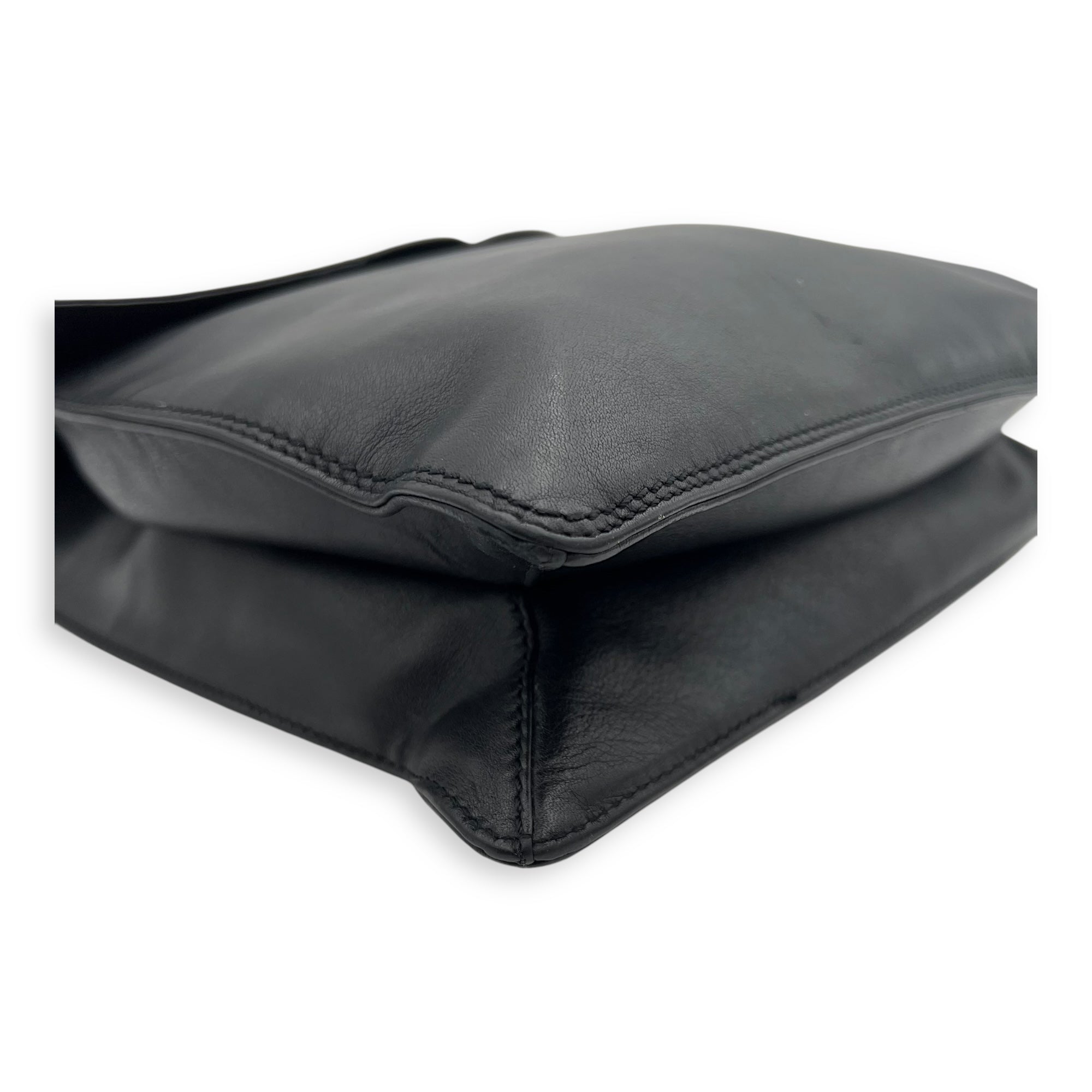 Vintage CC Black Crossbody Bag in Calfskin, Gold hardware - Image 11