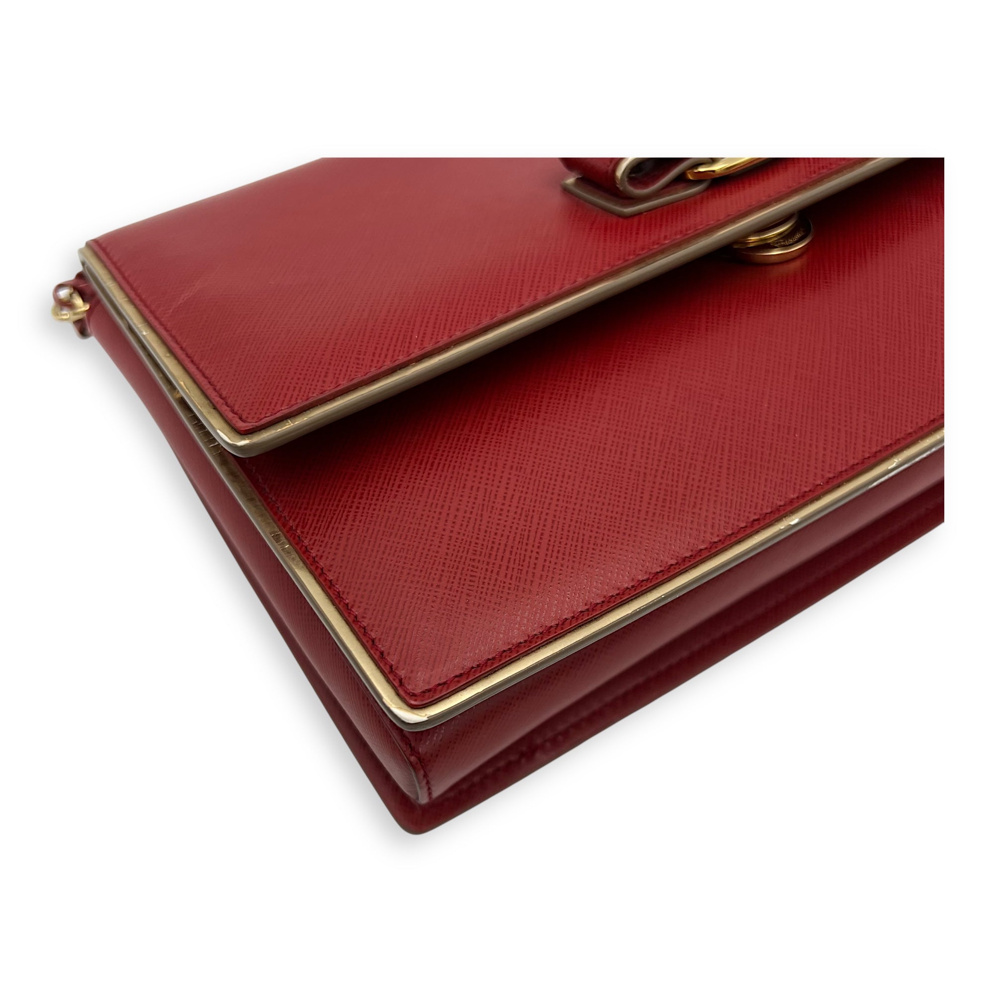 Vara Bow Red Shoulder Bag in Calfskin, Gold hardware - Image 12