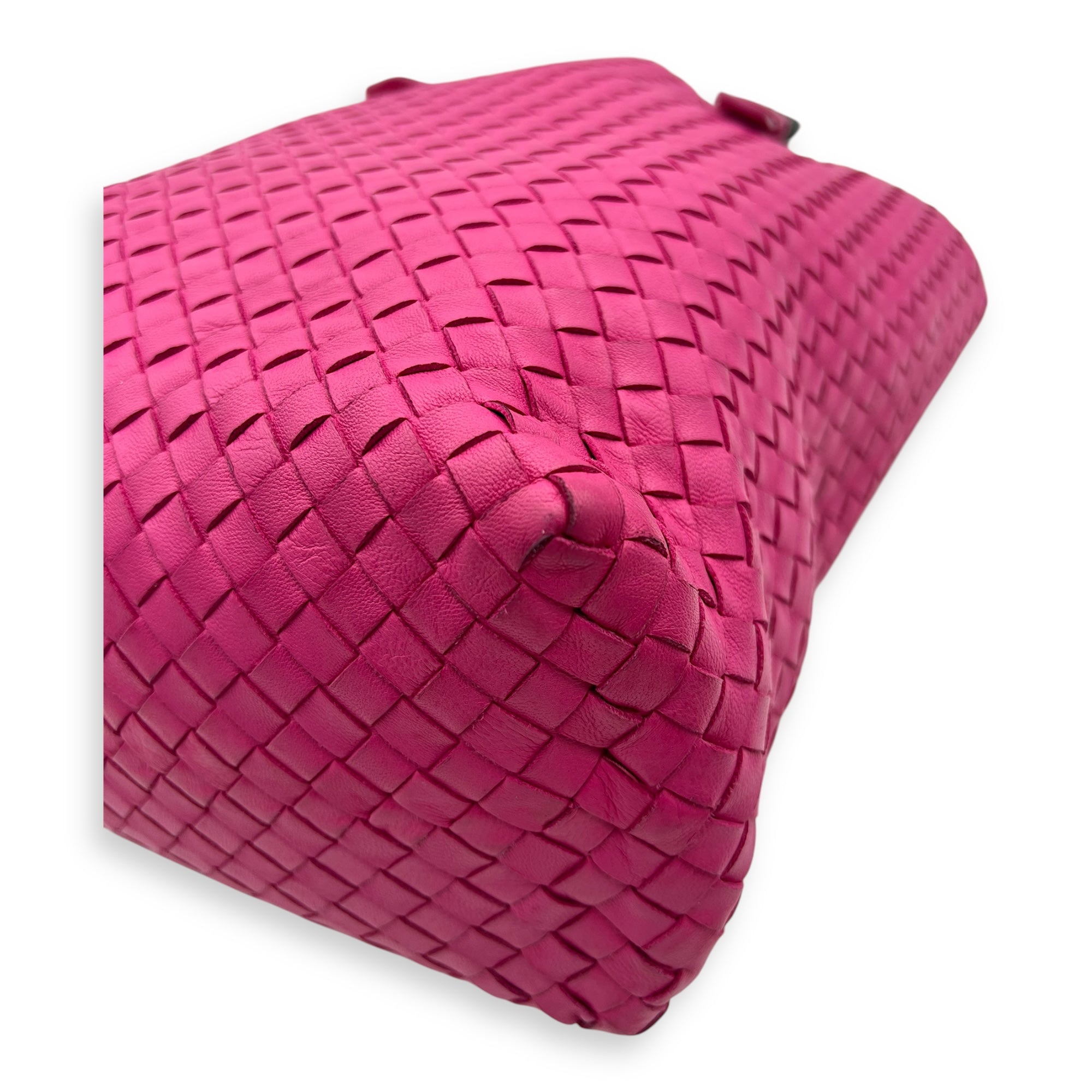 Intrecciato Shoulder Bag Pink in Lambskin, Gunmetal hardware - Image 10