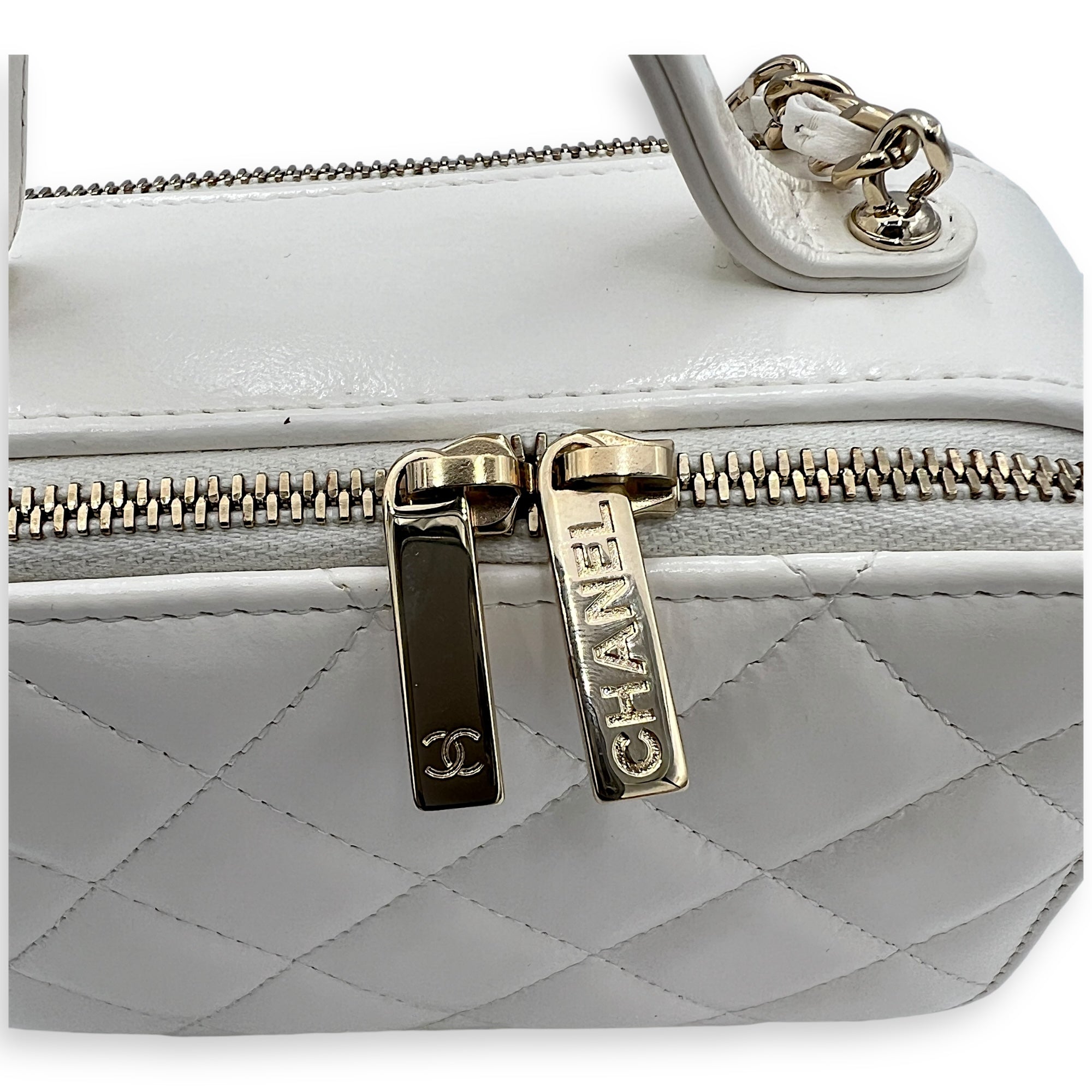 Vanity Top Handle Bag White in Calfskin, Gold hardware - Image 9
