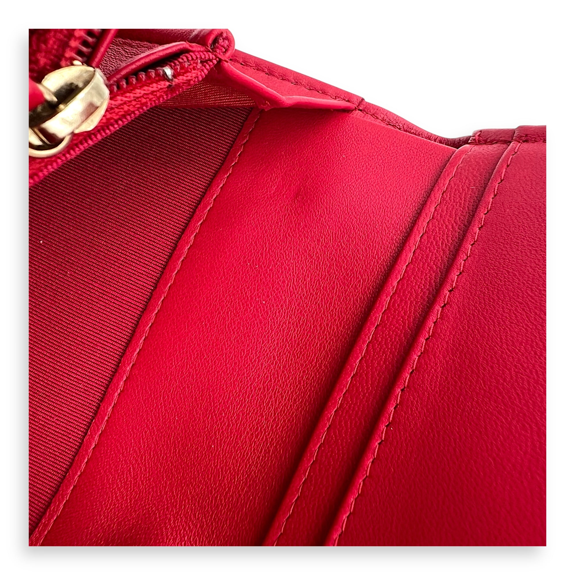 Classic Wallet Red in Lambskin, Gold hardware - Image 11